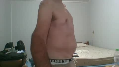 Snapshot of machoalex chatting on 02/17/25, 02:42 MACHOLIVRE online show from 02/17/25, 02:42