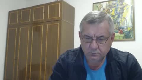 Snapshot of machomale3 chatting on 11/15/25, 03:19 Macho online show from 11/15/25, 03:19