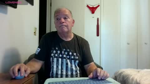 mackdocc001 online show from 04/13/26, 02:22