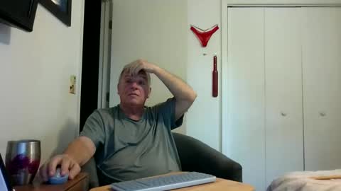 Snapshot of mackdocc001 chatting on 04/22/26, 01:45 mackdocc001 online show from 04/22/26, 01:45