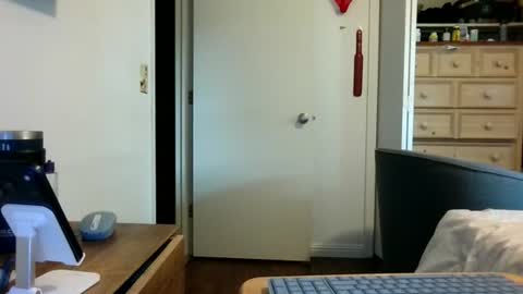 mackdocc001 online show from 06/17/26, 05:14