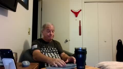 mackdocc001 online show from 06/26/26, 05:39