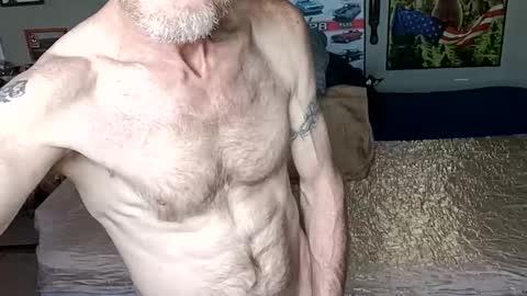 Snapshot of mackdog1369 chatting on 04/12/26, 04:01 mackdog1369 online show from 04/12/26, 04:01