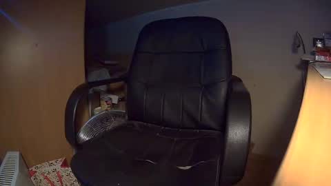 Snapshot of mackenss20 chatting on 01/08/25, 10:04 Makan online show from 01/08/25, 10:04