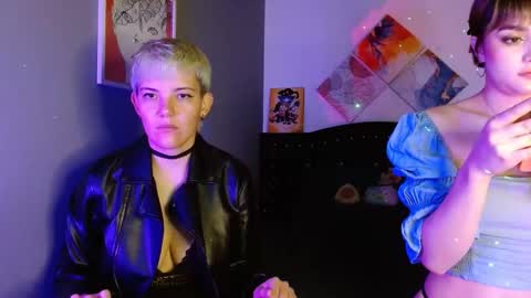 Snapshot of mackenziemoon chatting on 09/13/25, 10:42 Noah Askew online show from 09/13/25, 10:42