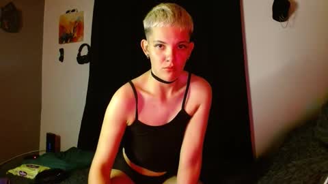 Snapshot of mackenziemoon chatting on 01/13/26, 06:40 Noah Askew online show from 01/13/26, 06:40