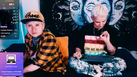 Snapshot of mackenziemoon chatting on 02/22/26, 01:40 Noah Askew online show from 02/22/26, 01:40