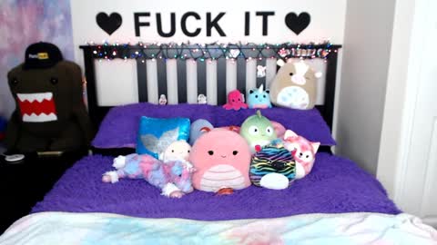 Mackenzie Wolfe online show from 12/22/24, 08:16