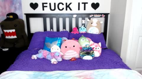 Mackenzie Wolfe online show from 03/03/25, 08:38