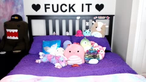 Mackenzie Wolfe online show from 10/15/25, 04:01