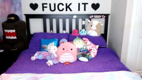 Mackenzie Wolfe online show from 12/04/25, 05:06