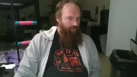 Snapshot of mackhere4u chatting on 11/18/25, 04:28 mackhere4u online show from 11/18/25, 04:28