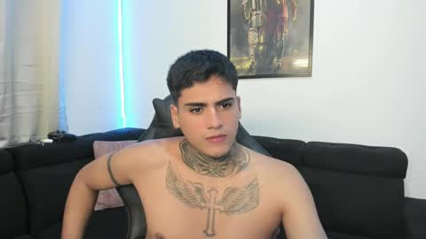 Snapshot of mad_maxxx1 chatting on 01/25/25, 01:10 max online show from 01/25/25, 01:10