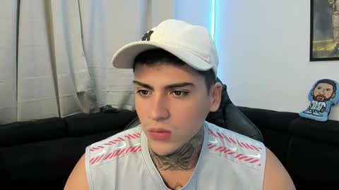 Snapshot of mad_maxxx1 chatting on 02/13/25, 10:11 max online show from 02/13/25, 10:11