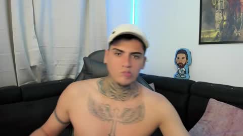 Snapshot of mad_maxxx1 chatting on 02/15/25, 02:58 max online show from 02/15/25, 02:58