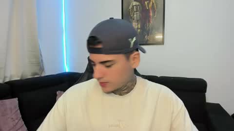 Snapshot of mad_maxxx1 chatting on 02/16/25, 01:27 max online show from 02/16/25, 01:27