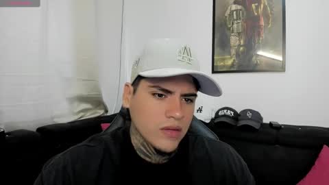 Snapshot of mad_maxxx1 chatting on 10/23/25, 12:04 max online show from 10/23/25, 12:04