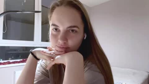 Snapshot of madalinereitsma chatting on 12/16/25, 03:17 Alice online show from 12/16/25, 03:17