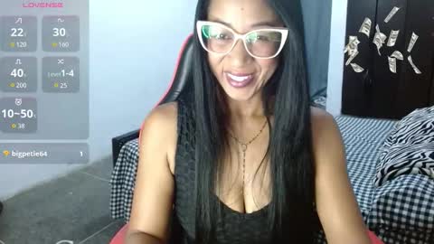 Snapshot of madam_klauss chatting on 03/04/26, 07:36 EMILY online show from 03/04/26, 07:36