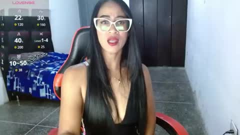 Snapshot of madam_klauss chatting on 08/02/26, 04:11 EMILY online show from 08/02/26, 04:11