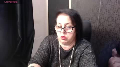 Snapshot of madam_sanjanne chatting on 04/21/26, 01:42 Madam Sanjanne online show from 04/21/26, 01:42