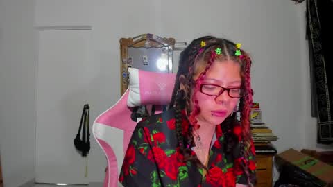 Snapshot of madam_sativa chatting on 03/06/25, 01:58 di online show from 03/06/25, 01:58