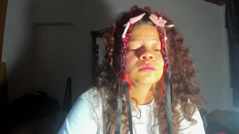 Snapshot of madam_sativa chatting on 03/08/25, 12:22 di online show from 03/08/25, 12:22