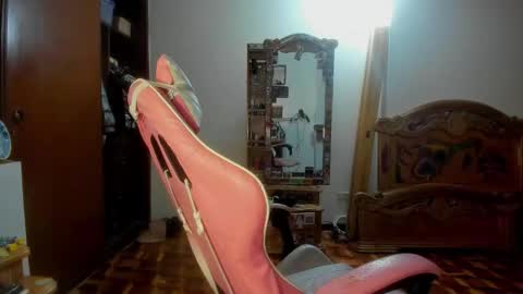 Snapshot of madam_sativa chatting on 03/10/26, 02:38 di online show from 03/10/26, 02:38