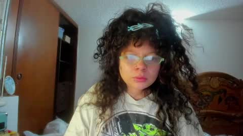 Snapshot of madam_sativa chatting on 03/24/26, 01:54 di online show from 03/24/26, 01:54