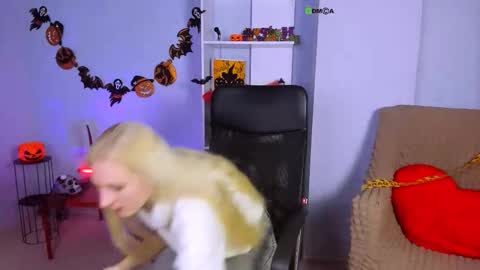 Ulis online show from 10/27/25, 10:30