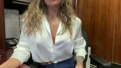 madame_andi online show from 06/17/26, 11:45