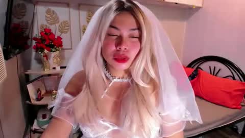 Snapshot of madame_ivy chatting on 11/28/25, 09:01 Ivy online show from 11/28/25, 09:01