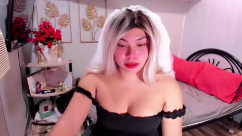 Snapshot of madame_ivy chatting on 12/03/25, 09:51 Ivy online show from 12/03/25, 09:51