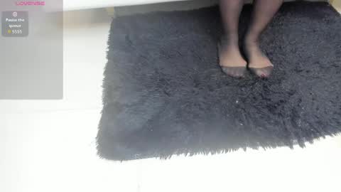 Snapshot of madameheels_ chatting on 05/12/26, 12:13 Madame Carla online show from 05/12/26, 12:13