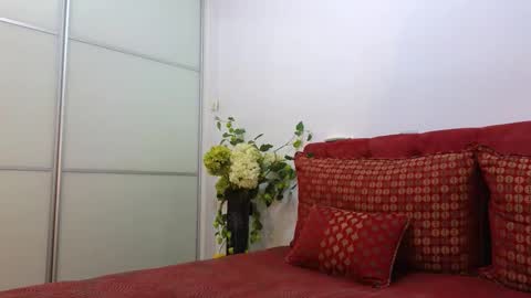 Snapshot of maddalena_ chatting on 05/10/26, 08:47 Maddalena online show from 05/10/26, 08:47