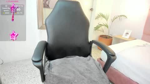 Maddie Grey online show from 10/02/25, 05:20