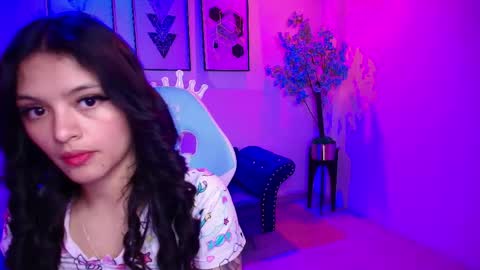Snapshot of maddie_t18 chatting on 06/08/26, 11:32 maddie_t18 online show from 06/08/26, 11:32
