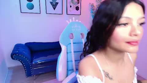 Snapshot of maddie_t18 chatting on 06/11/26, 11:19 maddie_t18 online show from 06/11/26, 11:19