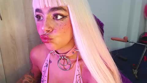 maddiie and clyde online show from 09/24/25, 11:52