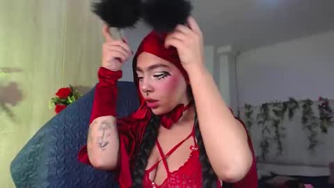 maddiie and clyde online show from 10/31/25, 02:18