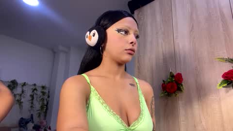 Snapshot of maddiiebrooks chatting on 12/18/25, 03:07 Maddie online show from 12/18/25, 03:07