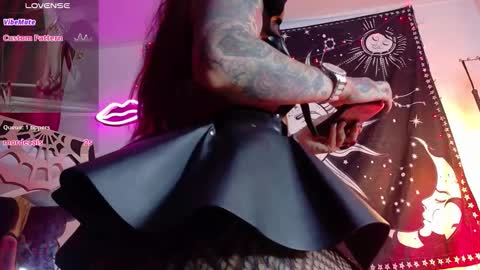 Snapshot of maddilust chatting on 02/24/26, 01:31 Miss Lust online show from 02/24/26, 01:31