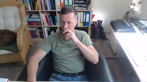 Snapshot of maddmax8 chatting on 09/14/25, 10:25 Mad4You online show from 09/14/25, 10:25