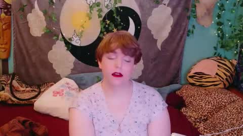 Snapshot of maddy_cat chatting on 10/21/25, 02:29 Maddy Cat online show from 10/21/25, 02:29