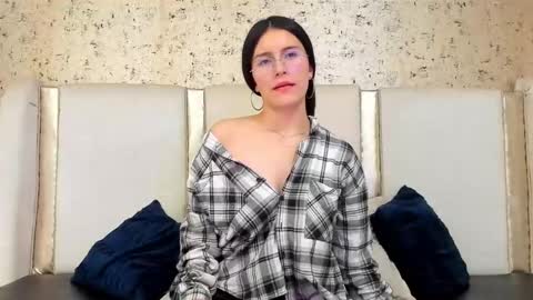 Maddy  online show from 10/24/25, 04:47