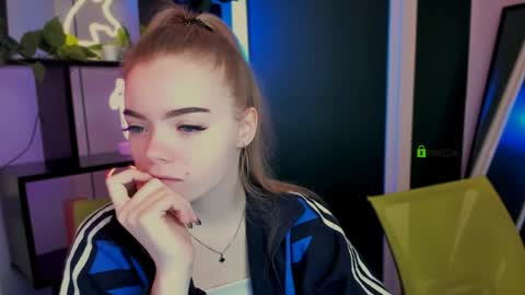 Snapshot of maddy_moah chatting on 03/22/26, 06:28 maddy moah online show from 03/22/26, 06:28