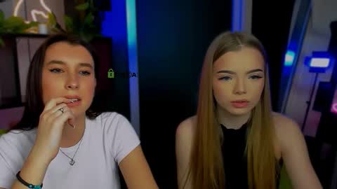 Snapshot of maddy_moah chatting on 03/25/26, 12:22 maddy moah online show from 03/25/26, 12:22