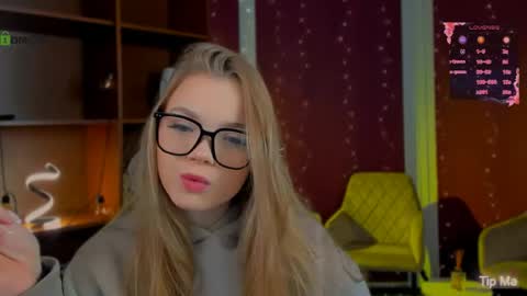 Snapshot of maddy_moah chatting on 04/25/26, 05:54 maddy moah online show from 04/25/26, 05:54