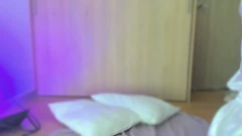 Snapshot of maddy_starlight chatting on 12/20/24, 03:14 Maddy online show from 12/20/24, 03:14