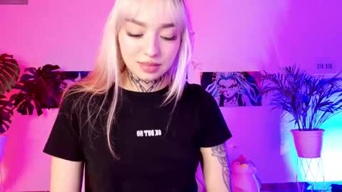maddy_uwu online show from 03/04/25, 07:19